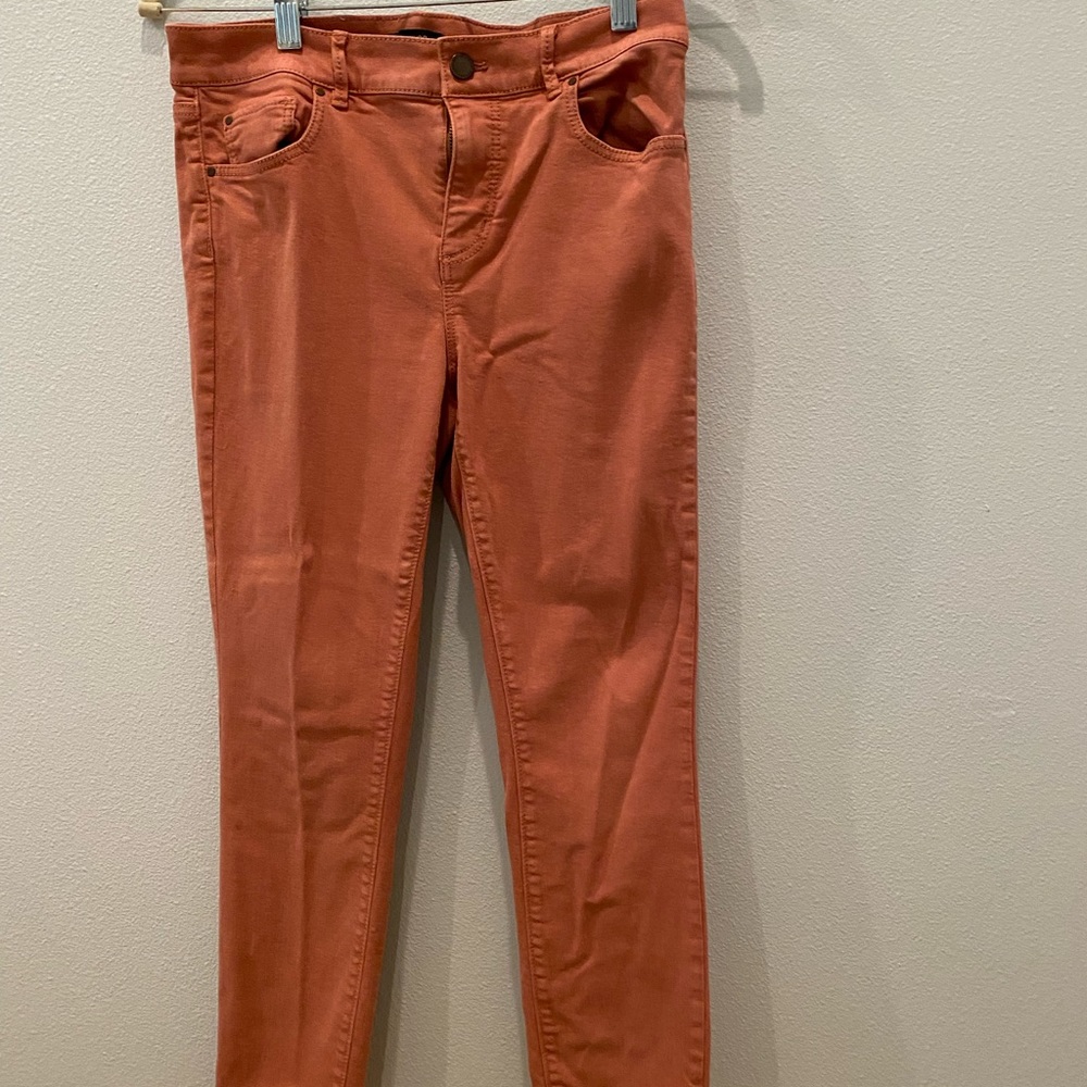 Ann Taylor. Pink, skinny ankle jeans. Size 4P